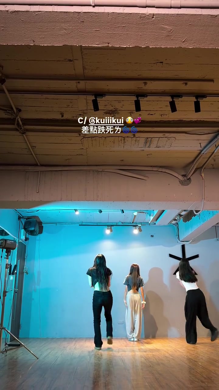 yiluo2617__e6937f0a3d054e2f8b5a9ca28a5657f1.mp4