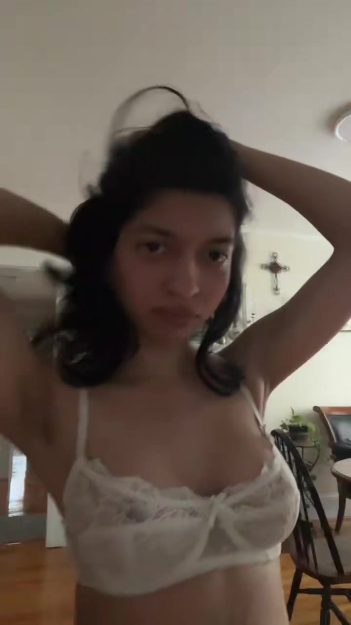 z9R5jBVxAwLuHSVC.mp4