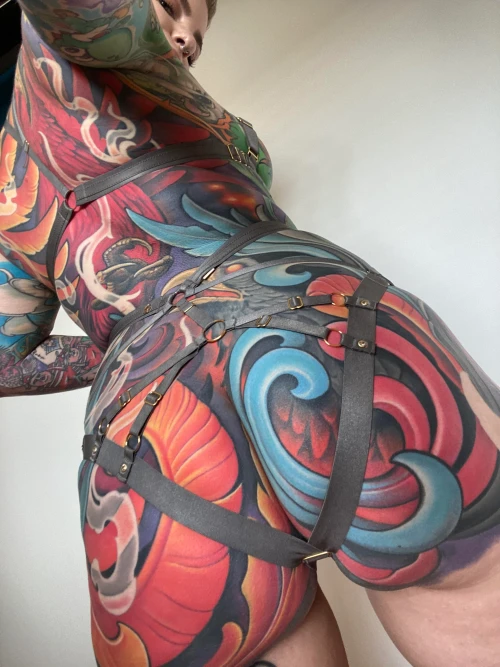 wanna-see-all-my-tatts-without-that-underwear-v0-qukhe5xygvqb1068895430135c9b8.webp